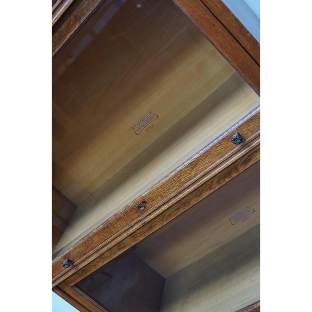 German Oak Bookcase with Folding Doors in style of Globe Wernicke, 1900s For Sale - Image 9 of 18