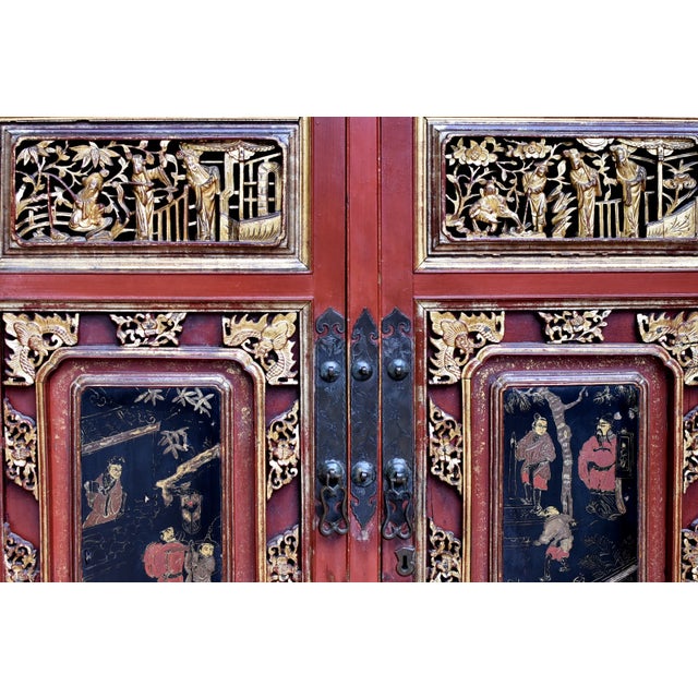 Mid 19th Century Antique Chinese Gilded Cabinet Fully Carved For Sale - Image 5 of 13