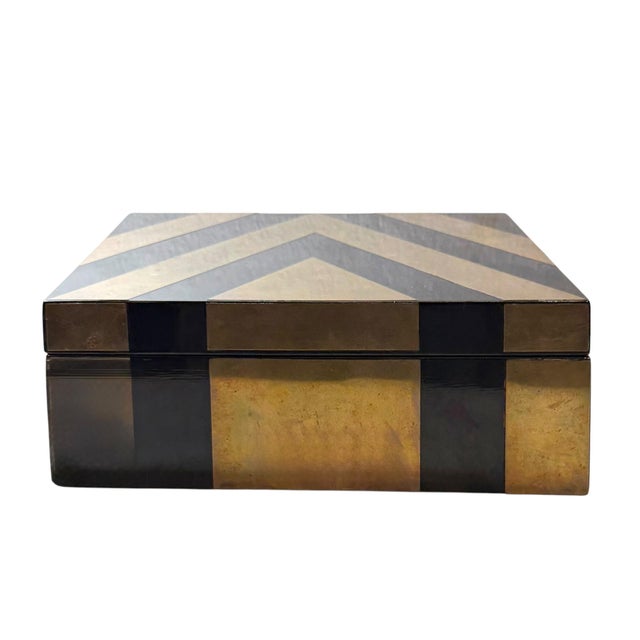 Black Mid 20th Century American Black Lacquer Box With Brass Inlay For Sale - Image 8 of 10