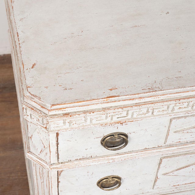 Wood 19th Century Gustavian White Pair of Chest of Drawers For Sale - Image 7 of 14