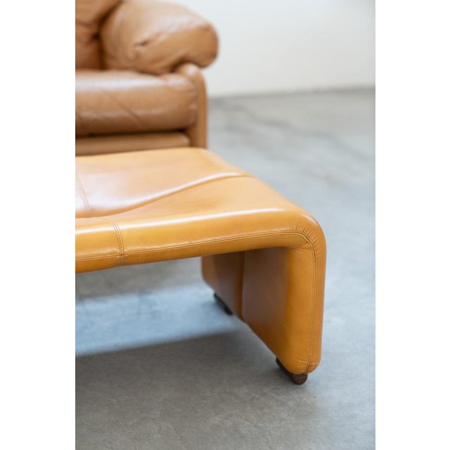 Model Coronado Armchairs with Poufs in Cognac by Tobia & Afra Scarpa for B&B Italia, 1970, Set of 4 For Sale - Image 7 of 18