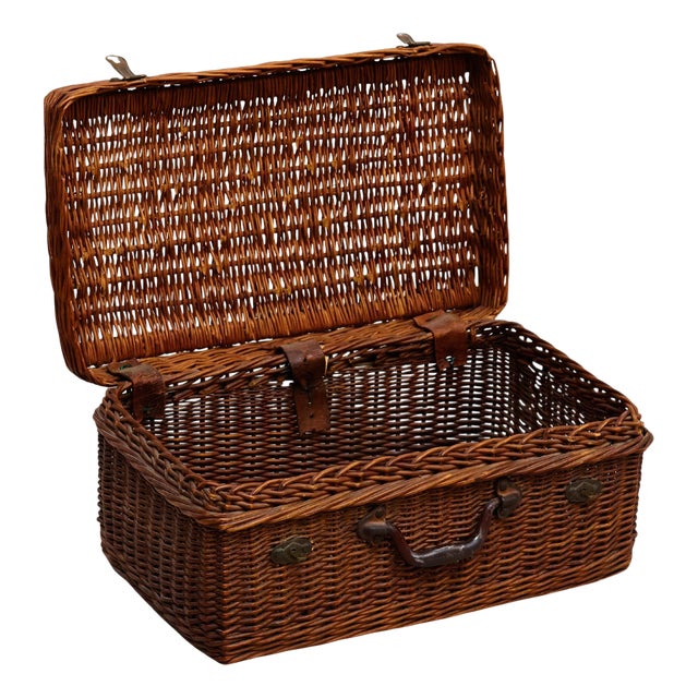 Mid-Century Modern French Rattan Basket, 1960s For Sale