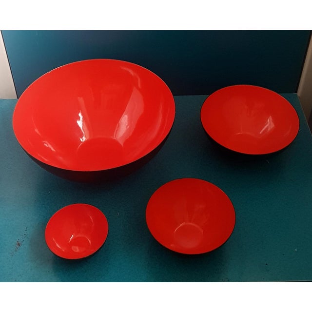 16 x 8 cm, 12.5 x 6 cm, 9x 4 cm the three smaller ones. The large bowl bears the marking, another the diamond This piece...