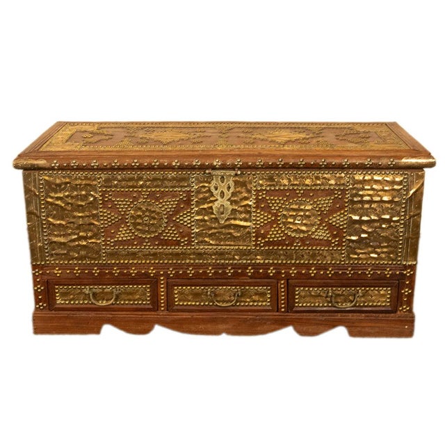 Late 19th Century Antique 19thC Zanzibar Omani Teak & Brass Stud & Copper Clad Dowry Chest 1890 For Sale - Image 5 of 18