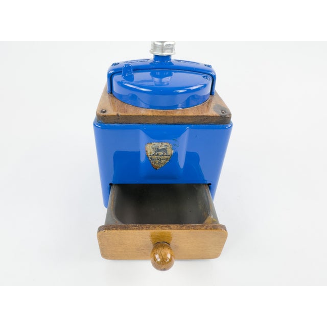 Vintage French Peugeot Frères Coffee Grinder in Cobalt Blue – Mid-20th Century For Sale - Image 4 of 13