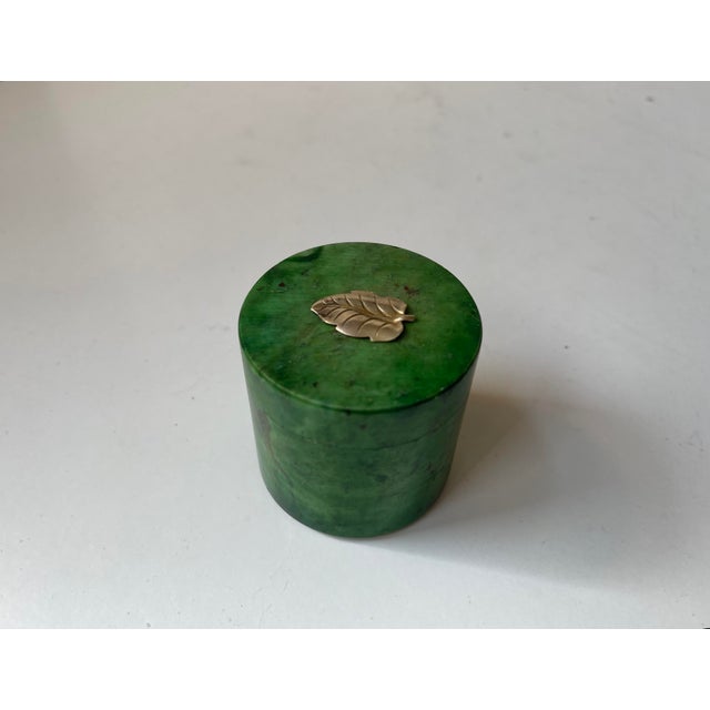 Italian Art Deco Style Trinket Box in Green Marble, 1940s For Sale - Image 4 of 9