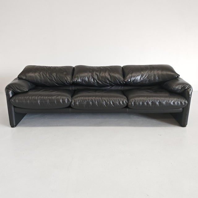 Black Leather Maralunga Sofa, 1970s, in Flawless conditions. Designed 1970 to 1979