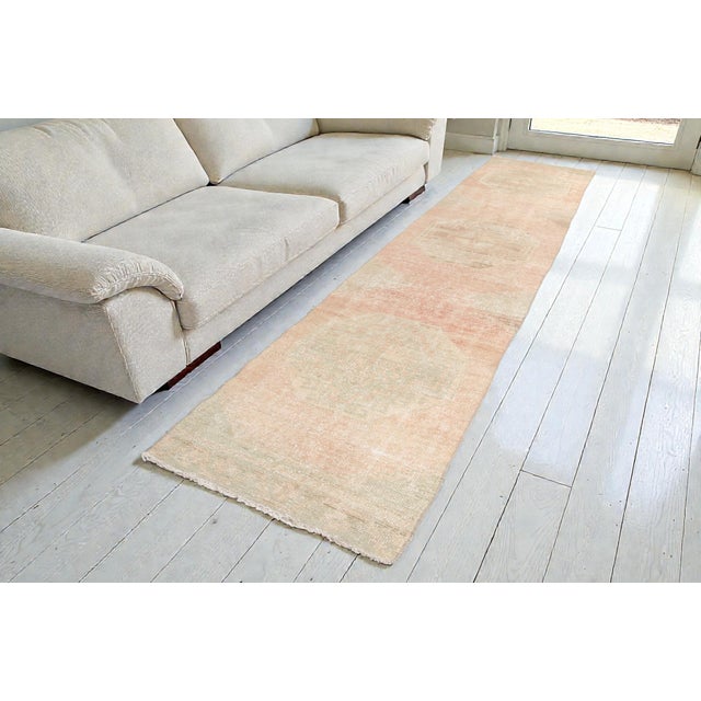 Turkish 1950s Hand-Knotted Neutral Wool Runner for Hallway For Sale - Image 3 of 10