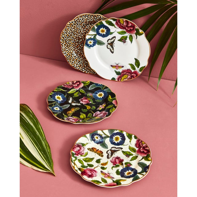 2020s Spode Creatures Of Curiosity Cake Plates 7.5", Assorted Set of 4 For Sale - Image 5 of 7