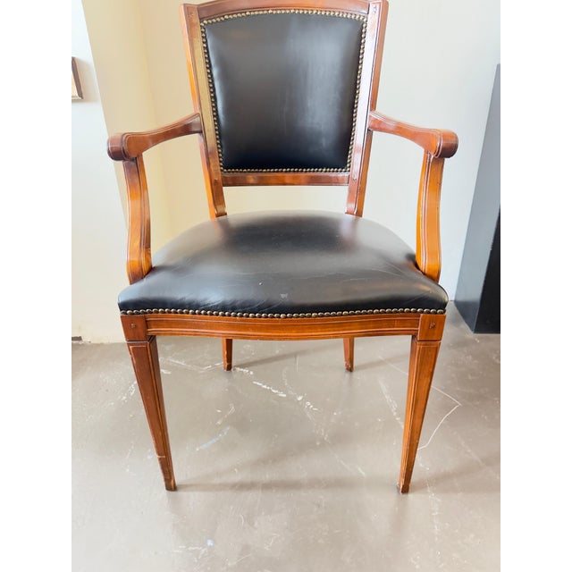 Classic Executive Armchair in Cherry Wood and Leather, 1920 For Sale - Image 3 of 10