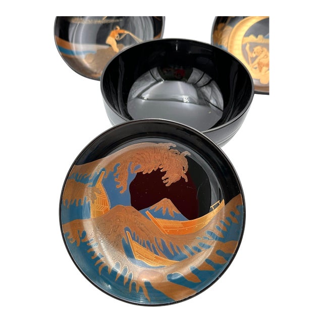 Vintage Signed “Kihachi” Japanese Lacquer Gold Makie, Hokusai Fuji Scenes Soup Bowl Set With Lids With Original Wooden Box - Set of 5 For Sale