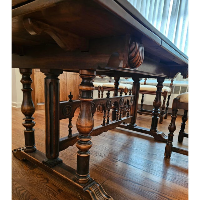 Wood Early 20th Century Antique Walnut Berkey&Gay Dining Room Table With 5 Chairs and One Armchair For Sale - Image 7 of 11