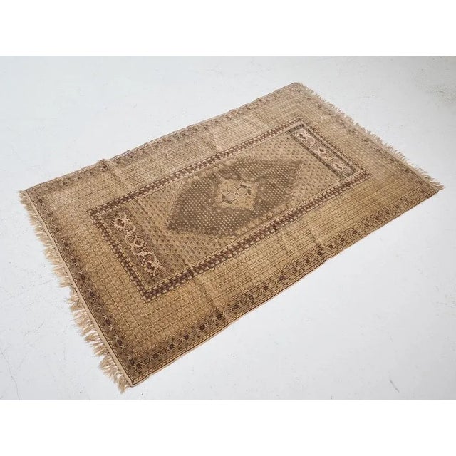 Fine oriental rug, circa 1900 l. 200 d. 120 cm l. 78.7 d. 47.2 in