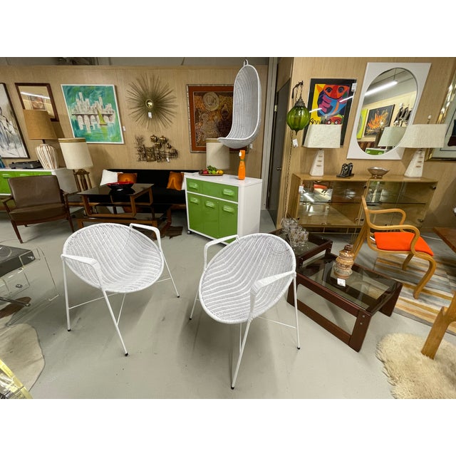 Wicker Salterini Radar Style Chairs With Pedestal Side Tables Seating Set For Sale - Image 11 of 14