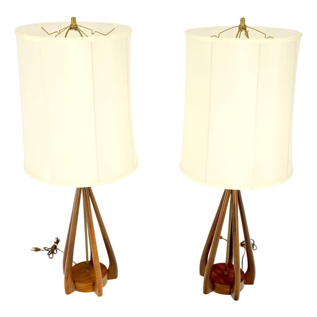 Mid 20th Century Oiled Walnut Mid-Century Modern Carved Sculptured Table Lamps Pearsal Mint - A Pair For Sale