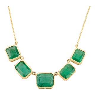 18k Yellow Gold Bezel Set Emerald Gemstone Chain Necklace For Sale