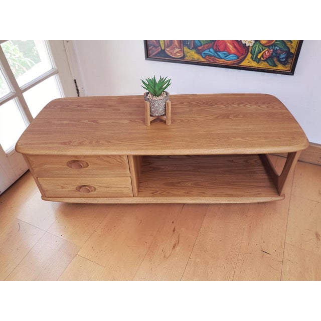 Mid century ercol minerva coffee table in solid elm (1990s) - in exceptional condition a beautifully crafted mid...