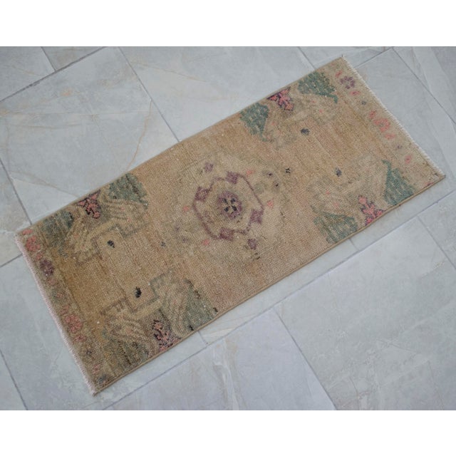 Muted Color Small Turkish Rug, 1970s Hand Made Bath Mat Kitchen Decor, Entry Mat - 16″ X 36″ For Sale - Image 12 of 13