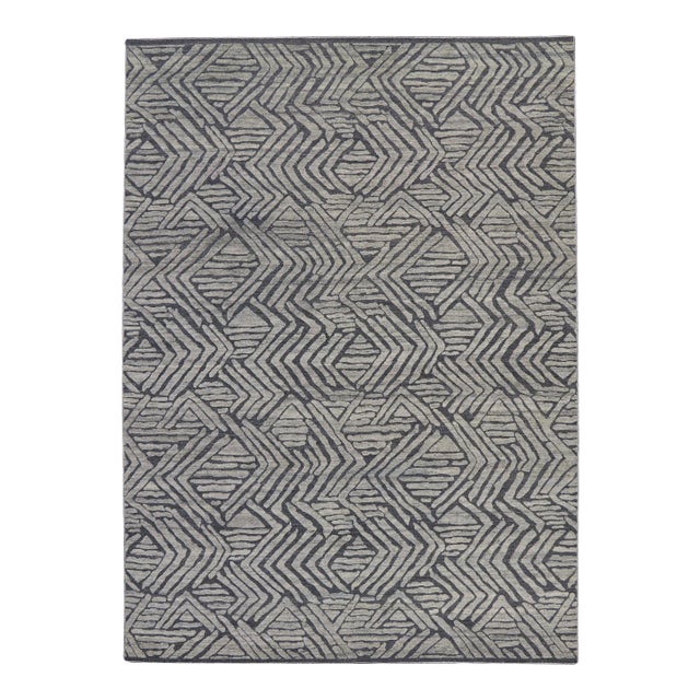 Modern Gray High-Low Rug - 09'09 X 13'06 For Sale