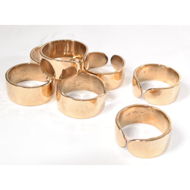 Mid-Century Modern Hammered Bronze Polished Round Napkin Rings- Set of 7 For Sale - Image 9 of 12