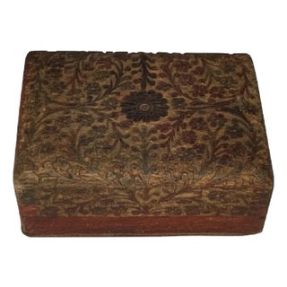 Early 20th Century Folk Art Anglo-Indian Sheesham Box: Hand-Carved Arabesque Floral Design For Sale
