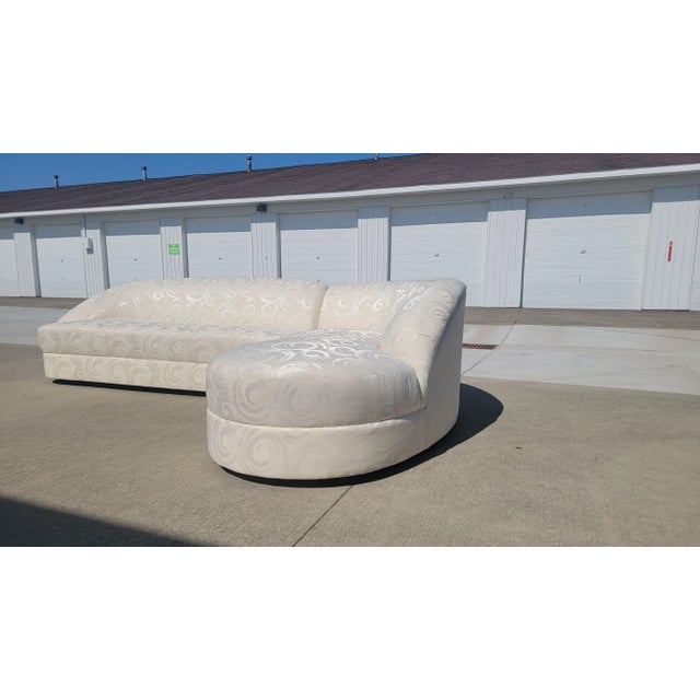 1980s Vintage Large Two-Piece Postmodern Curved Sectional in the Style of Vladimir Kagan For Sale - Image 9 of 13