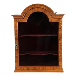 Antique First Half of the 18th Century Baroque Hanging Display Case Buddelei in Walnut with Inlays, 1735 For Sale