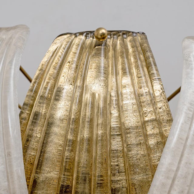Gold Art Deco Italian Murano Glass and Brass Leaf Wall Sconce, 2000s, Set of 2 For Sale - Image 8 of 11