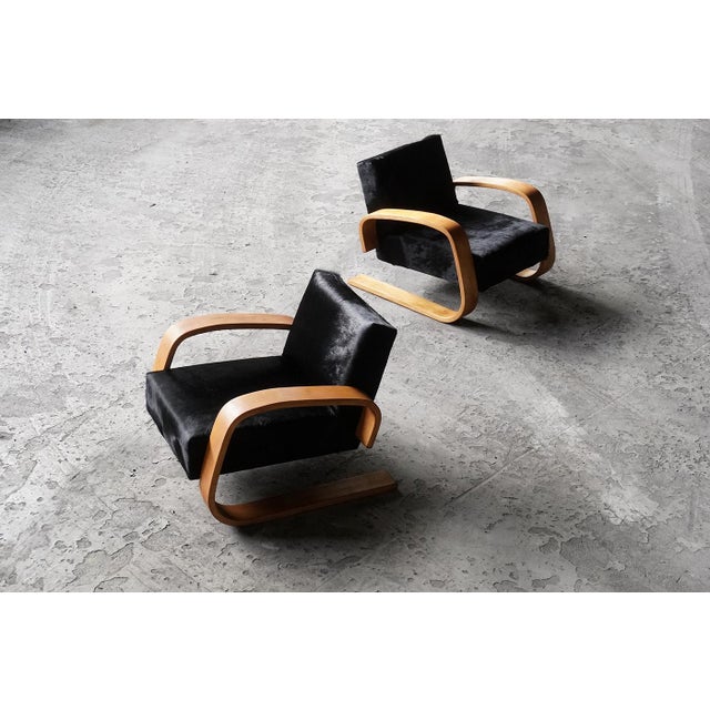 Vintage Tank Lounge Chairs in Pony Skin by Alvar Aalto for Artek, 1960s, Set of 2 For Sale - Image 10 of 10