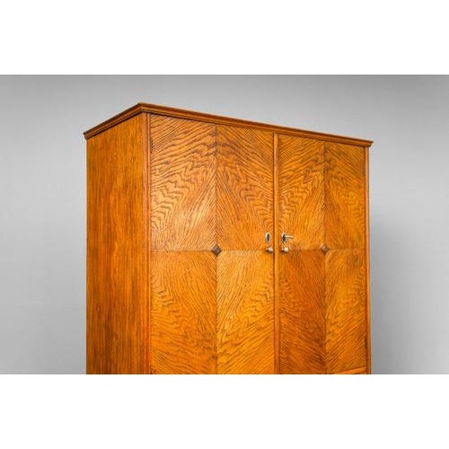 Art Nouveau Linen Cabinet in Oak For Sale - Image 6 of 18