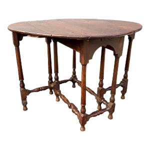 William and Mary Oak Gateleg Table