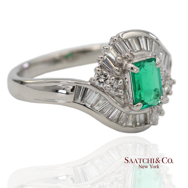 Contemporary Gia Certified Solid Platinum 900 Natural Diamond and Natural Emerald Ring, Size 6.5 For Sale - Image 3 of 12