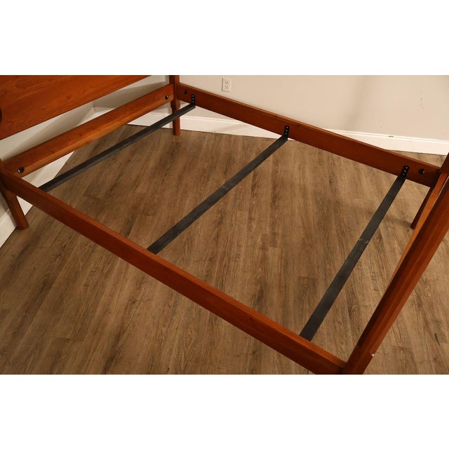 American Custom Quality Solid Cherry Queen Size Poster Bed For Sale - Image 3 of 18