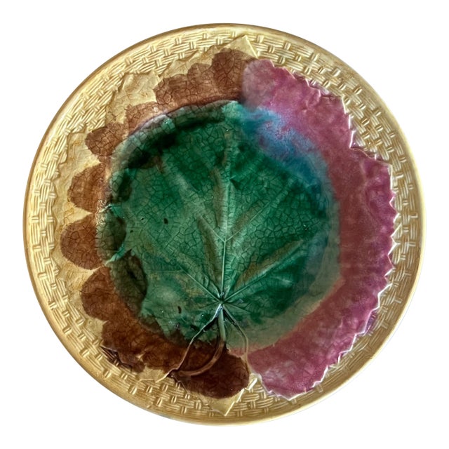 Griffin Smith & Hill Maple Leaf Etruscan Majolica Plate For Sale