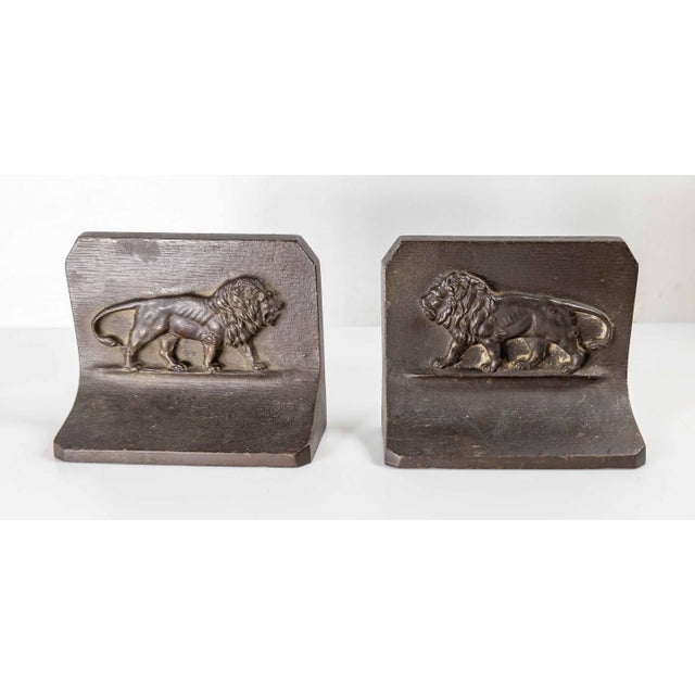 We are selling this pair of Bradley & Hubbard Cast Iron bookends with Lions. Bookends are heavy and first half of the 20th...