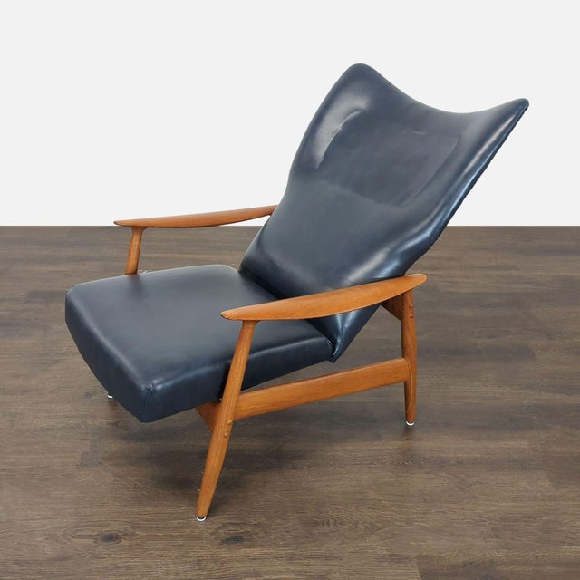Modern 1960s John Boné Lounge Chair and Ottoman Set – Leather Upholstery, Wooden Frame For Sale - Image 3 of 7