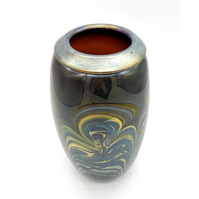 Vintage Signed Hawaiian Studio Art Glass Vase – Iridescent Pulled Feather Swirl – Contemporary, Modern Organic For Sale - Image 9 of 10