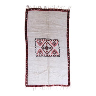 White Moroccan Rug - 4'4" X 7'9" Ft For Sale