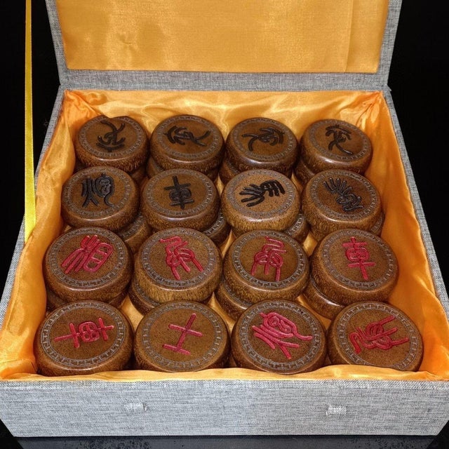Mid 20th Century Vintage Chinese Natural Ox Horn Xiangqi (Chinese Chess) Set With Silk Presentation Box For Sale - Image 5 of 9