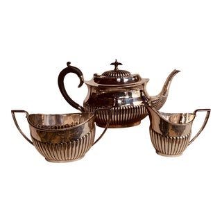 Antique English Silver Plate Georgian Revival 3-Piece Tea Service, Thomas Wilkinson & Co. Birmingham, Engraved Great War Wedding Gift, c.1919 For Sale