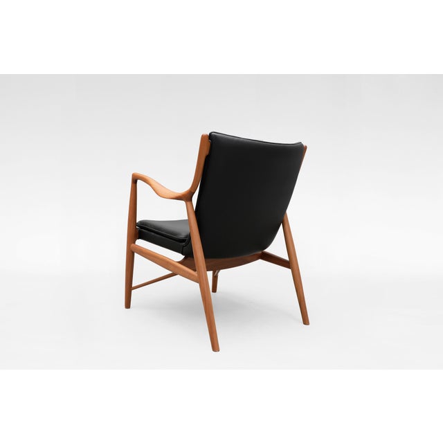 Model 45 Lounge Chair in Black Leather and Teak by Finn Juhl, France, 1960s For Sale - Image 3 of 6