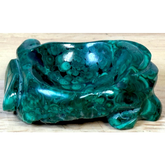 Chinese Carved Malachite Scholar’s Brush Washer in the Form of a Lotus Leaf For Sale In West Palm - Image 6 of 11