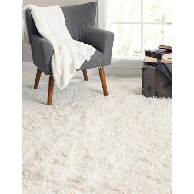 2020s Pasargad Home Shaggy Ivory Poly & Cotton Area Rug- 4' 0" X 6' 0" For Sale - Image 5 of 5