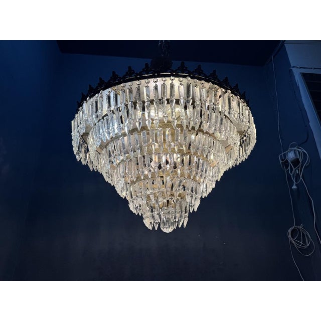 Bronze and Crystal Chandelier, Italy, 1950s Elegant Italian chandelier from the 1950s featuring a refined bronze frame...
