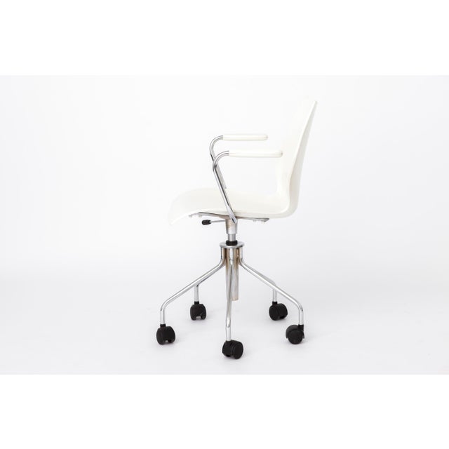 Vico Magistretti Vintage Maui Swivel Chair by Vico Magistretti for Kartell, 2000s For Sale - Image 4 of 13