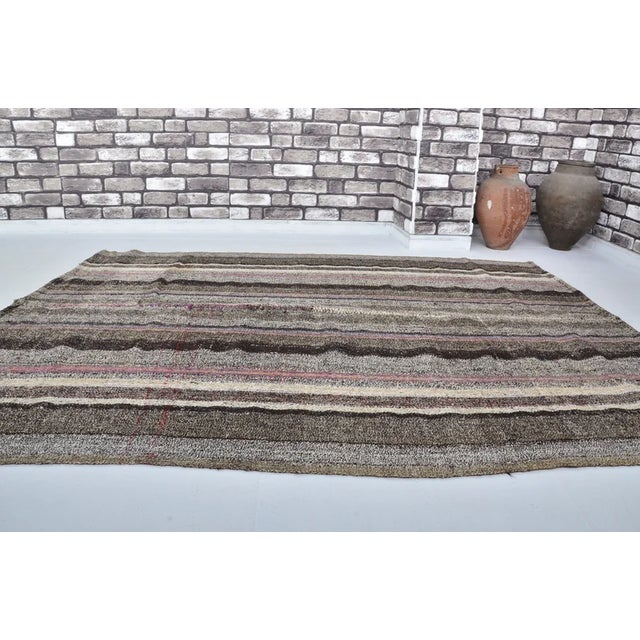 Turkish Vintage Handwoven Anatolian Flat-Weave Kilim Rug in Charcoal, Cream For Sale - Image 3 of 10