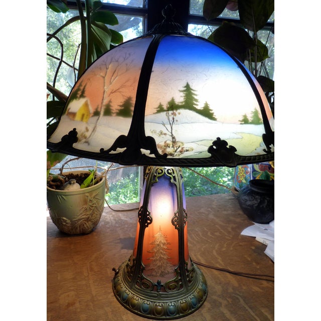 Red 1910s Miller Phoenix Art Deco Winter Landscape Reverse Painted Lamp Penny Marshall Estate– Ice Chip Glass – Illuminated Base – For Sale - Image 8 of 18