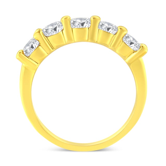 Haus of Brilliance 14K Yellow Gold Plated .925 Sterling Silver 1 1/2 Cttw Shared Prong Set Brilliant Round-Cut Diamond, Size 6 For Sale - Image 4 of 6