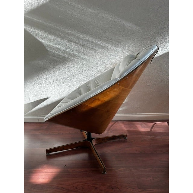 Plycraft George Mulhauser Mid-Century Modern Molded Walnut "Cone" Swivel Lounge Chair in Premium New Leather For Sale - Image 4 of 18
