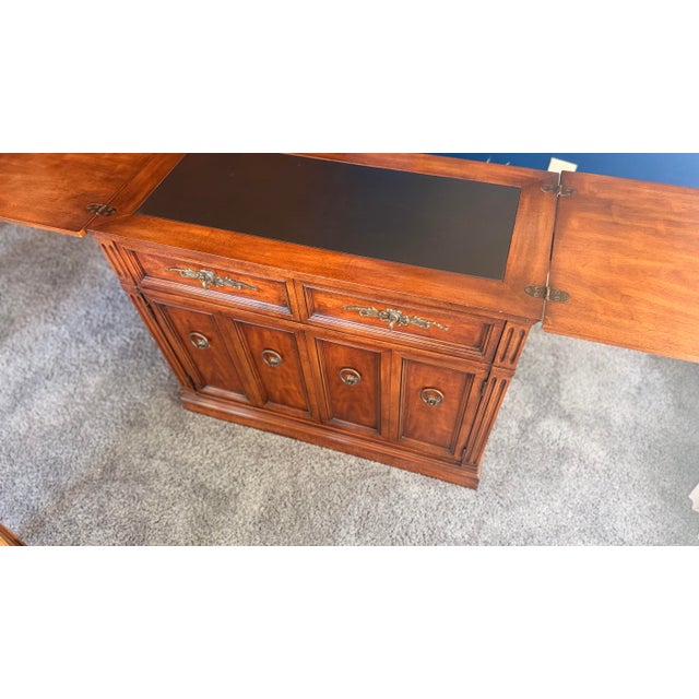 1970s Vintage White Furniture Co. Mechanical Flip-Top Server / Expandable Buffet Bar For Sale - Image 5 of 12